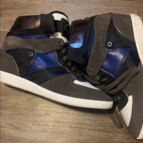 Michael Kors Sneakers - Picture 6 of 10